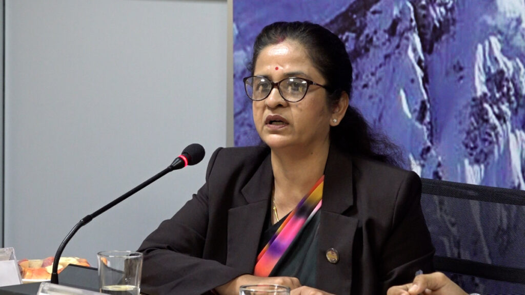 ग्यास व्यवस्थापनमा विवादबीच उद्योगमन्त्री यादवको राजीनामा