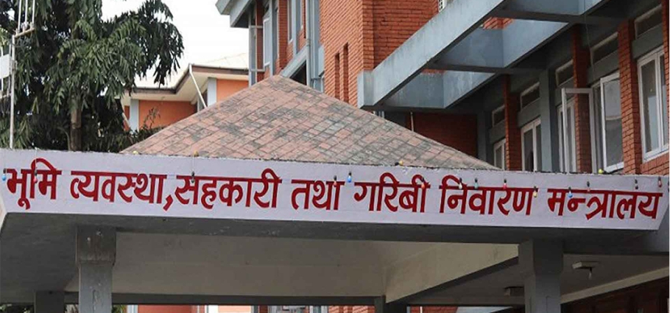 समस्याग्रस्त सहकारीका ३७८ साना बचतकर्ताले पाए रकम फिर्ता